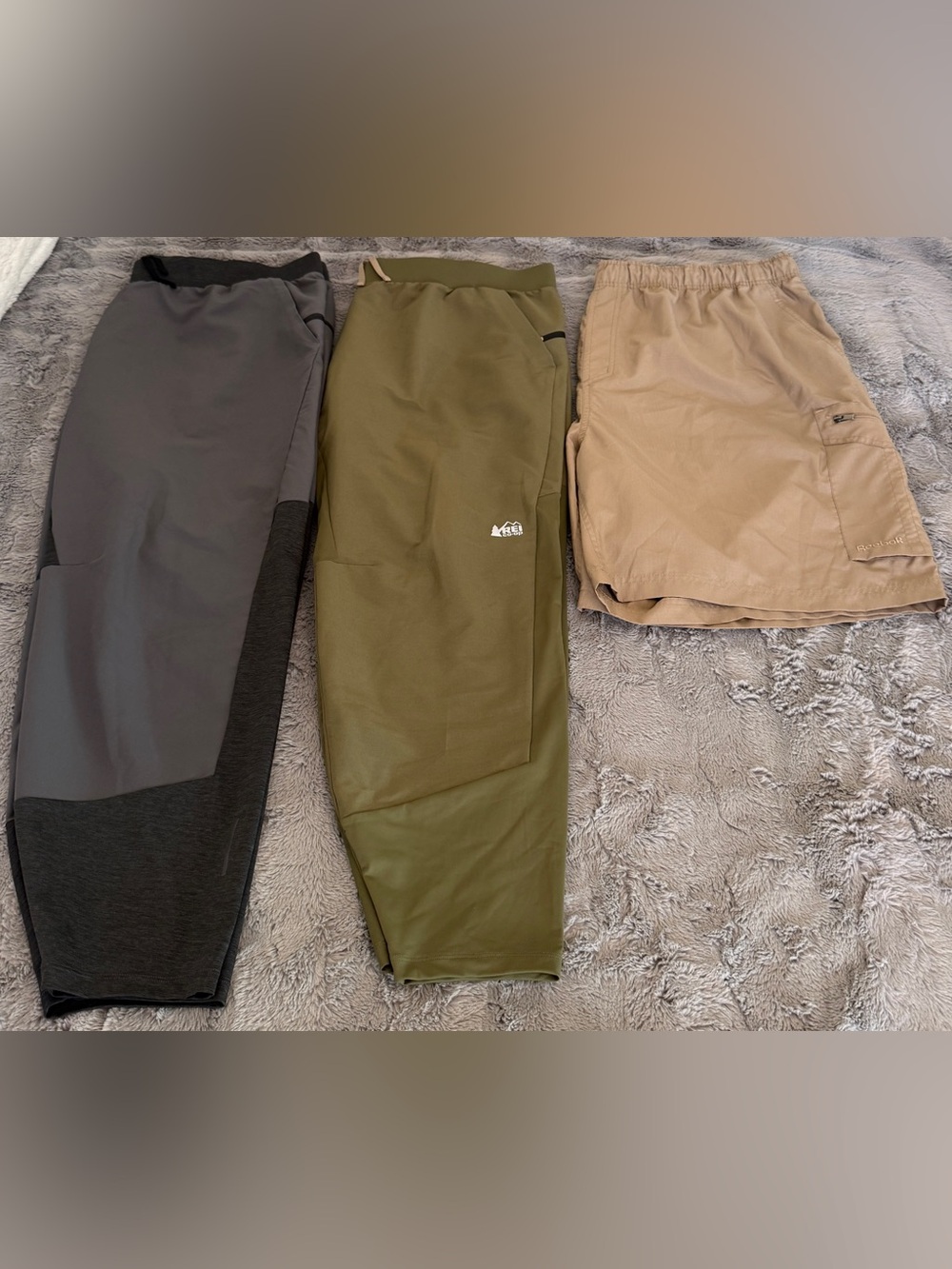 Men's Athletic Lot 2XL REI Swiftland Joggers Reebok Speedwick Shorts 3pc